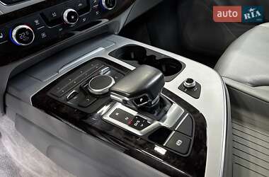 Внедорожник / Кроссовер Audi Q7 2018 в 