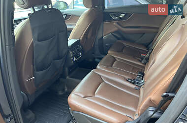 Позашляховик / Кросовер Audi Q7 2016 в 