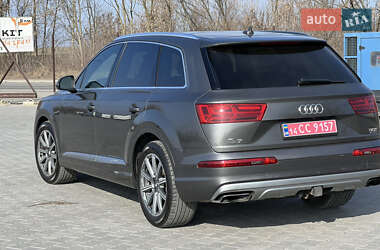Внедорожник / Кроссовер Audi Q7 2018 в 