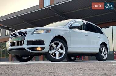 Позашляховик / Кросовер Audi Q7 2013 в 