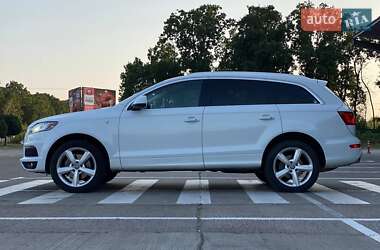 Позашляховик / Кросовер Audi Q7 2013 в 