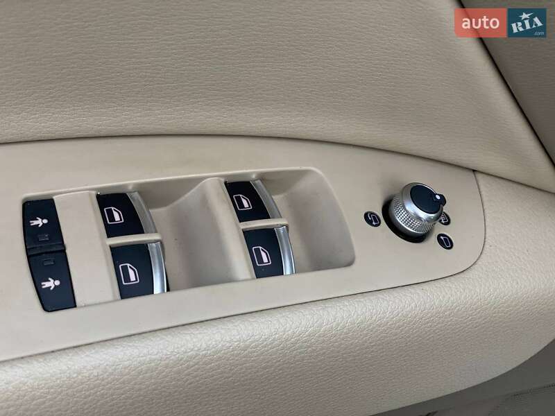 Позашляховик / Кросовер Audi Q7 2013 в Києві