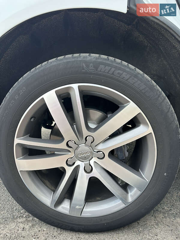 Позашляховик / Кросовер Audi Q7 2013 в Черкасах