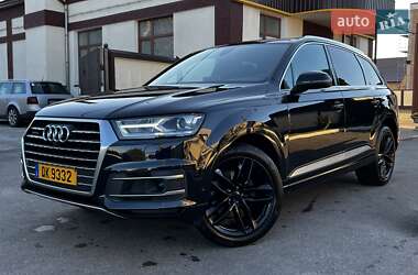 Внедорожник / Кроссовер Audi Q7 2016 в Ровно