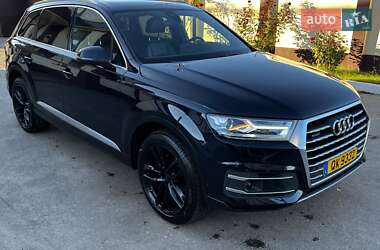 Позашляховик / Кросовер Audi Q7 2016 в 