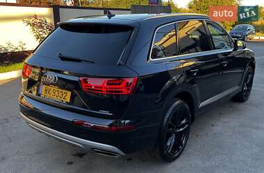 Позашляховик / Кросовер Audi Q7 2016 в 