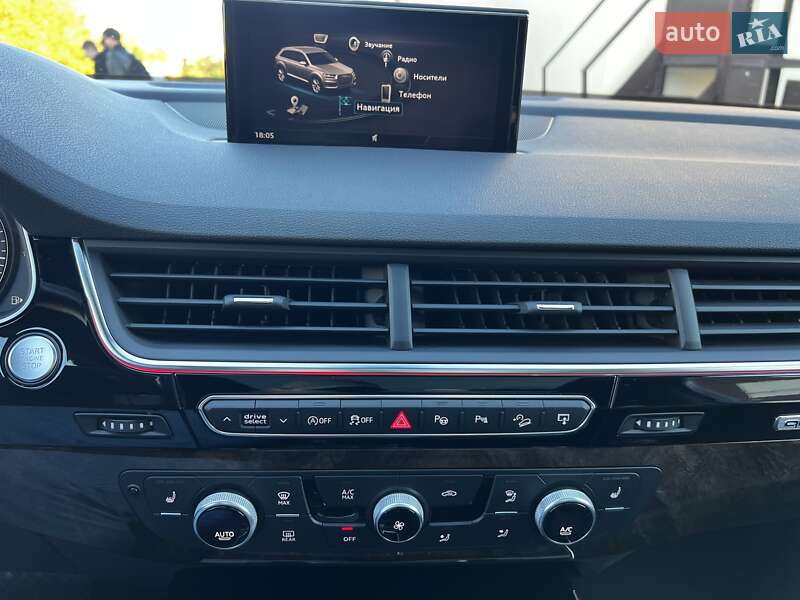 Позашляховик / Кросовер Audi Q7 2016 в Рівному