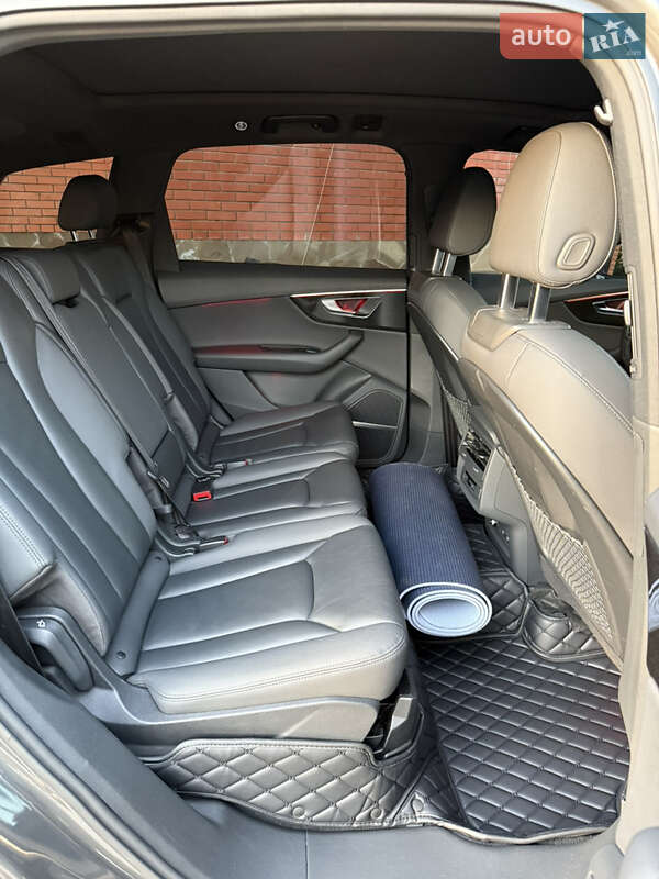 Внедорожник / Кроссовер Audi Q7 2020 в Киеве