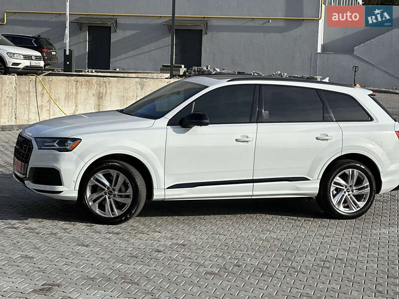 Позашляховик / Кросовер Audi Q7 2021 в Києві