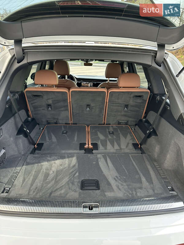 Позашляховик / Кросовер Audi Q7 2021 в Києві
