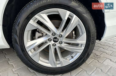 Позашляховик / Кросовер Audi Q7 2021 в 