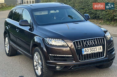 Позашляховик / Кросовер Audi Q7 2009 в 