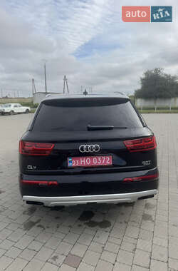 Внедорожник / Кроссовер Audi Q7 2018 в 