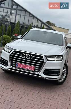 Позашляховик / Кросовер Audi Q7 2017 в 