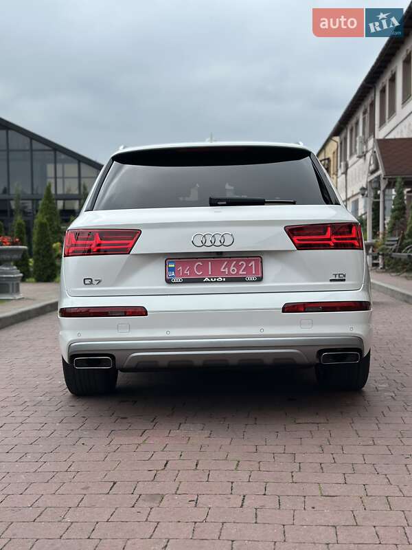 Позашляховик / Кросовер Audi Q7 2017 в Стрию