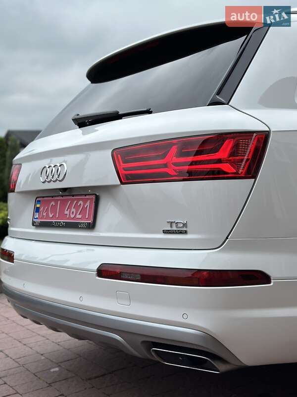 Позашляховик / Кросовер Audi Q7 2017 в Стрию