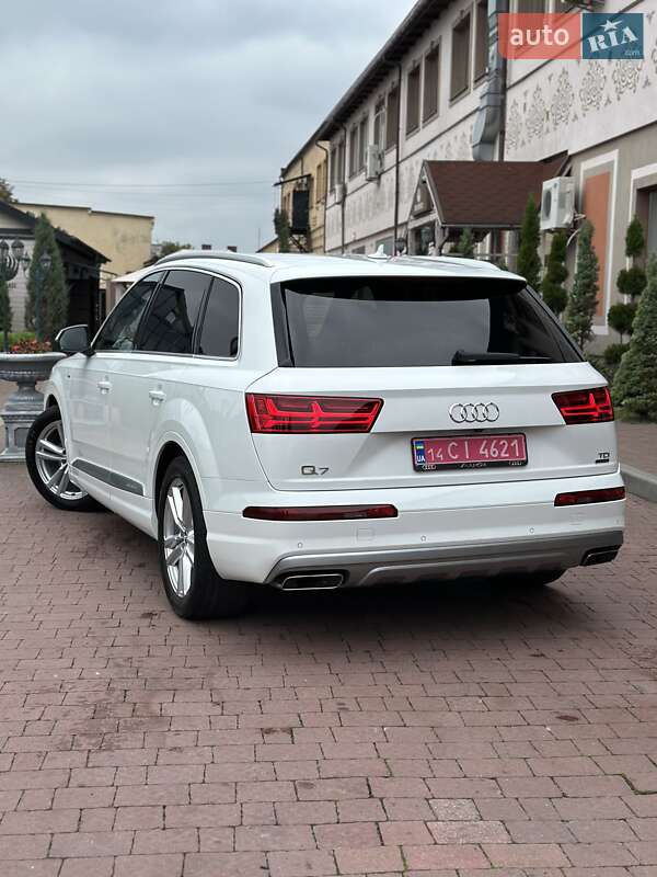 Позашляховик / Кросовер Audi Q7 2017 в Стрию
