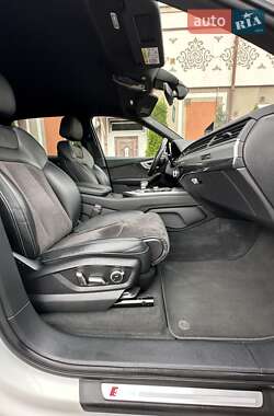 Позашляховик / Кросовер Audi Q7 2017 в 