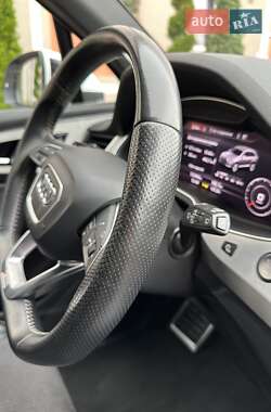 Позашляховик / Кросовер Audi Q7 2017 в 