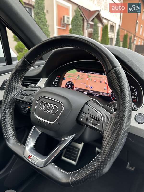 Позашляховик / Кросовер Audi Q7 2017 в Стрию