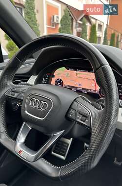 Позашляховик / Кросовер Audi Q7 2017 в 