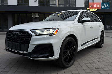 Позашляховик / Кросовер Audi Q7 2020 в 