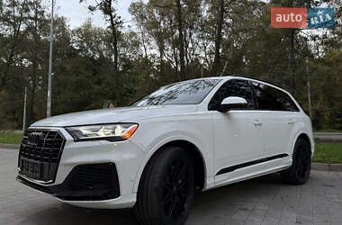 Позашляховик / Кросовер Audi Q7 2020 в 