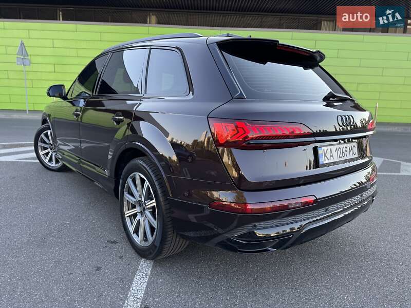 Позашляховик / Кросовер Audi Q7 2022 в Києві
