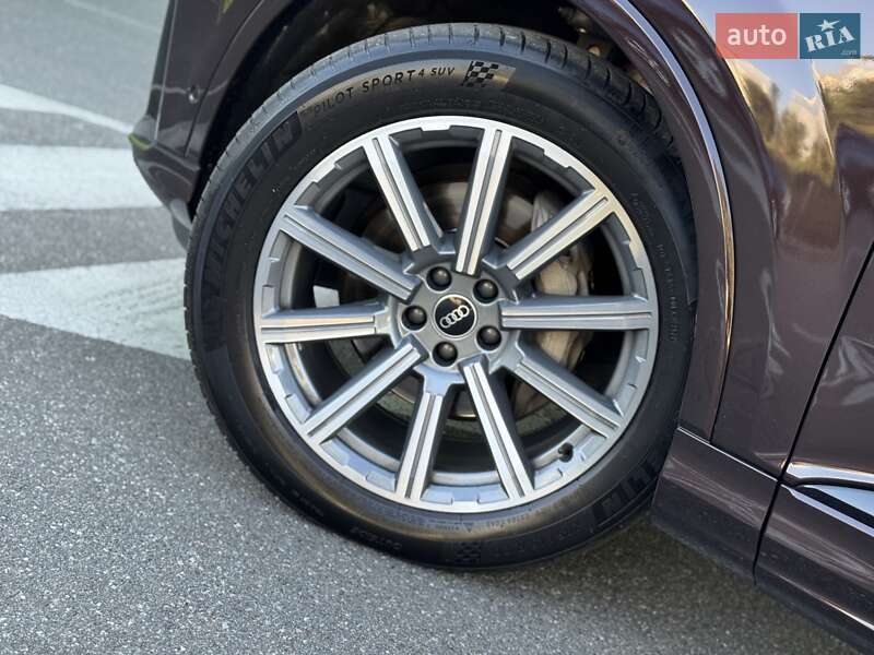 Позашляховик / Кросовер Audi Q7 2022 в Києві