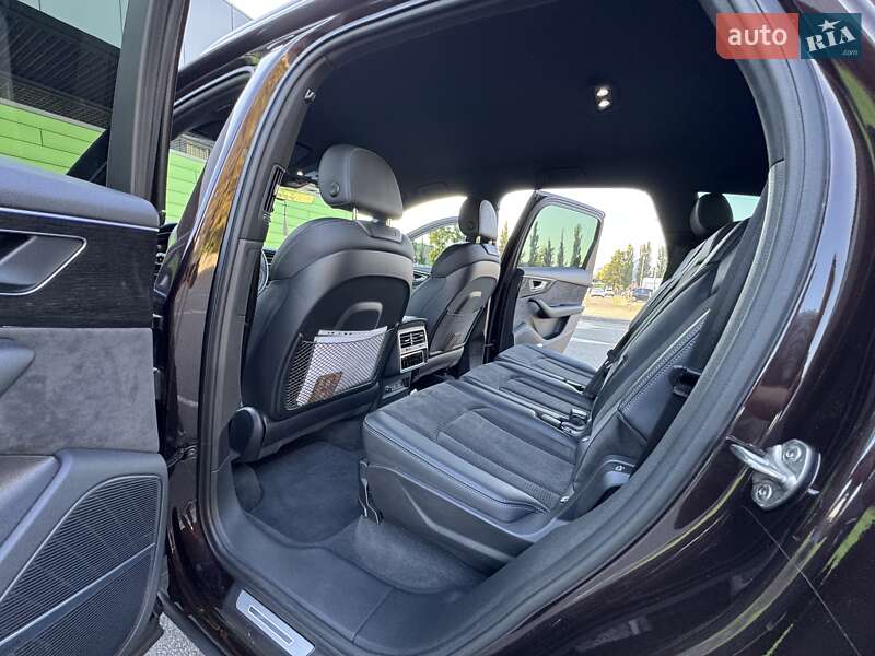 Позашляховик / Кросовер Audi Q7 2022 в Києві