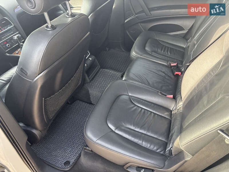 Позашляховик / Кросовер Audi Q7 2012 в Львові