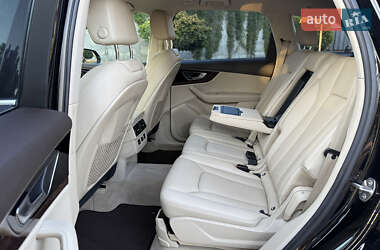 Позашляховик / Кросовер Audi Q7 2015 в 