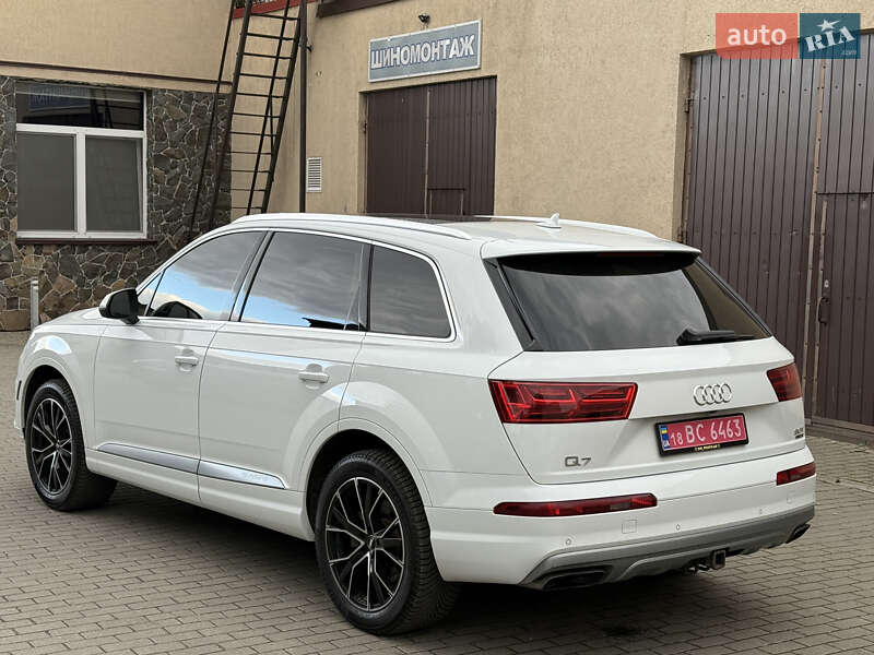 Внедорожник / Кроссовер Audi Q7 2017 в Владимире