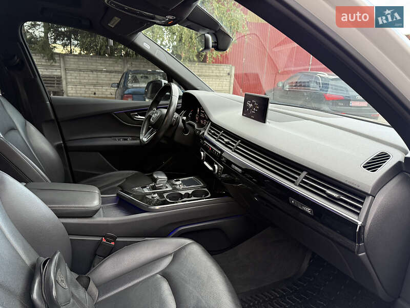 Внедорожник / Кроссовер Audi Q7 2017 в Владимире