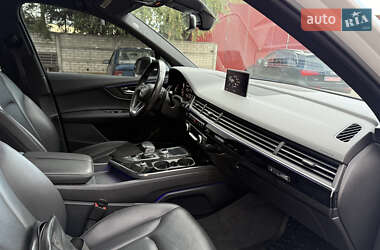 Внедорожник / Кроссовер Audi Q7 2017 в 