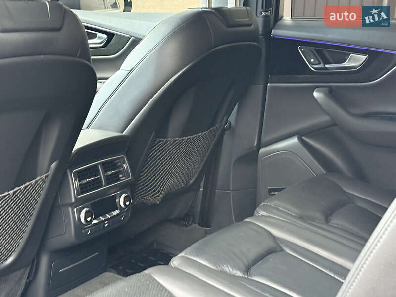 Внедорожник / Кроссовер Audi Q7 2017 в Владимире