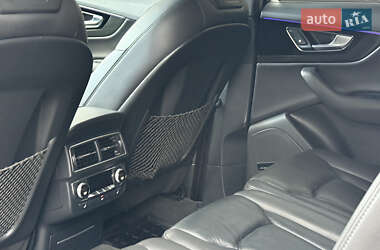 Внедорожник / Кроссовер Audi Q7 2017 в 