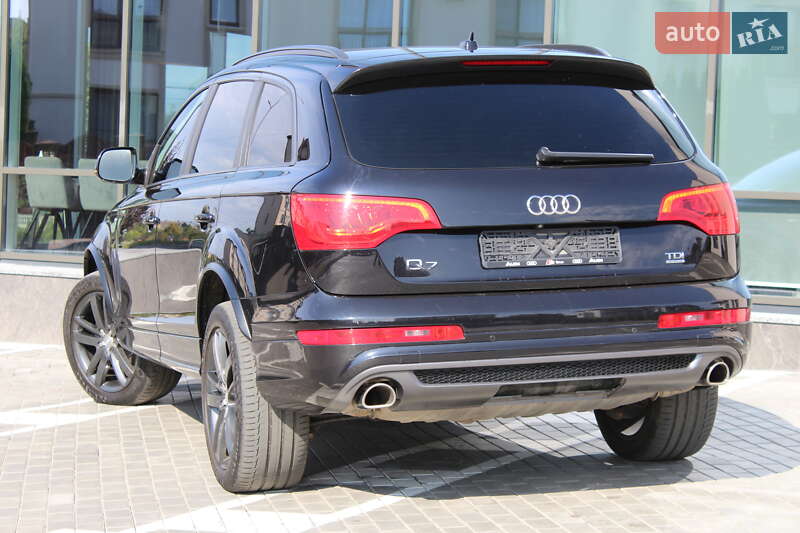 Позашляховик / Кросовер Audi Q7 2015 в Рівному