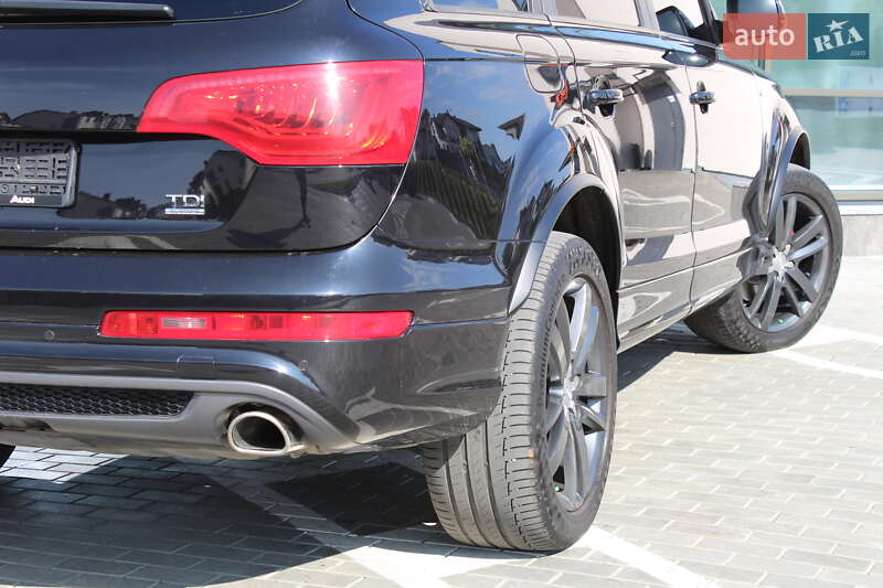 Позашляховик / Кросовер Audi Q7 2015 в Рівному