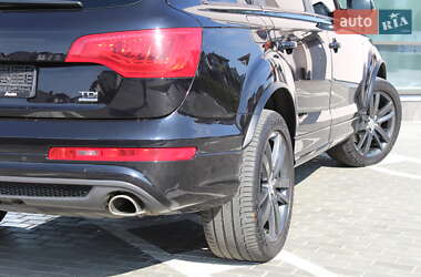 Позашляховик / Кросовер Audi Q7 2015 в 