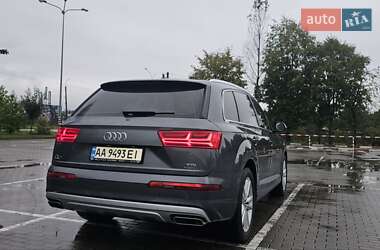 Внедорожник / Кроссовер Audi Q7 2016 в 