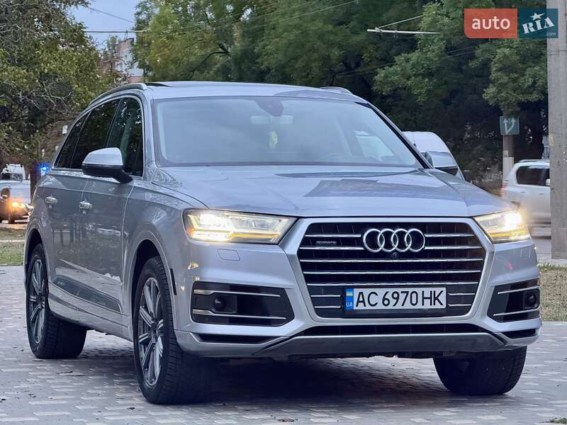 Внедорожник / Кроссовер Audi Q7 2015 в Одессе