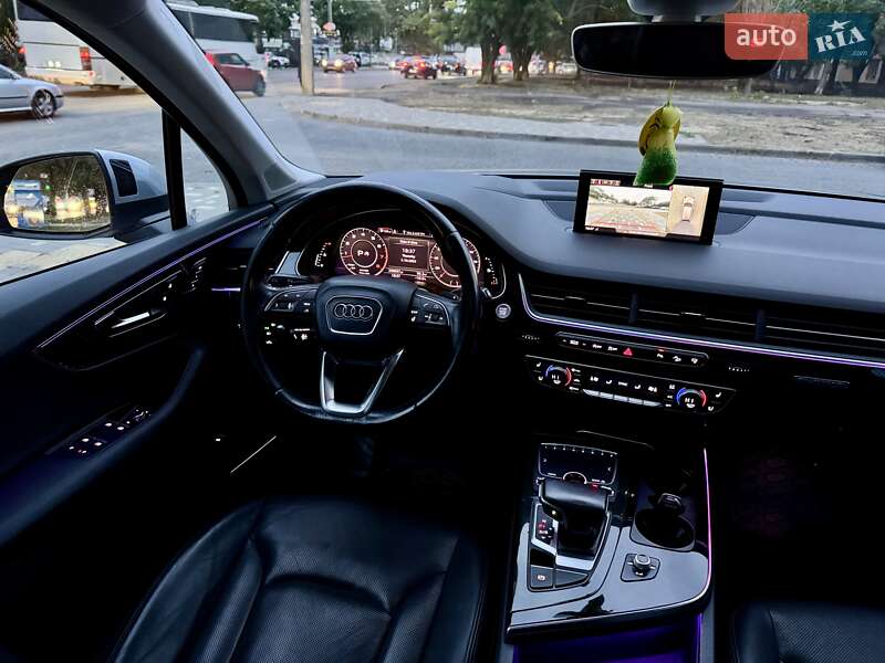 Внедорожник / Кроссовер Audi Q7 2015 в Одессе