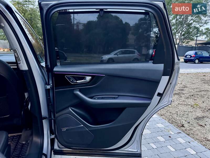Внедорожник / Кроссовер Audi Q7 2015 в Одессе