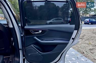 Позашляховик / Кросовер Audi Q7 2015 в 