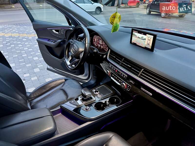 Внедорожник / Кроссовер Audi Q7 2015 в Одессе