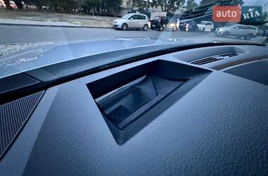 Позашляховик / Кросовер Audi Q7 2015 в 