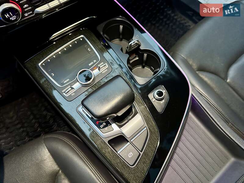 Внедорожник / Кроссовер Audi Q7 2015 в Одессе
