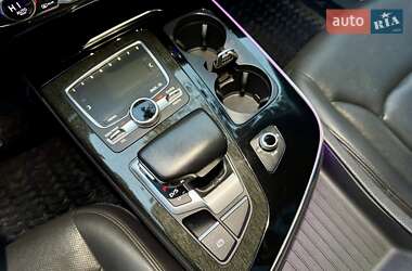 Позашляховик / Кросовер Audi Q7 2015 в 