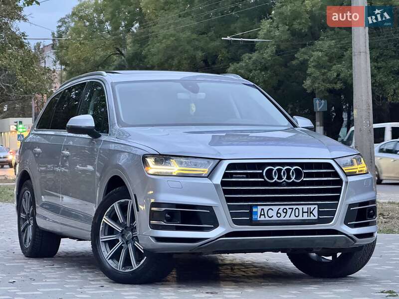 Внедорожник / Кроссовер Audi Q7 2015 в Одессе